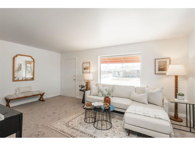 7220 Avrum Dr, Denver, CO 80221