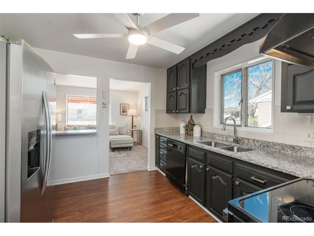 7220 Avrum Dr, Denver, CO 80221