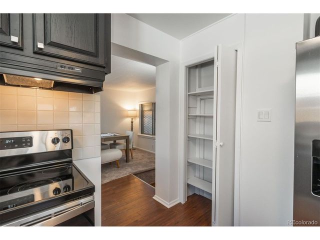 7220 Avrum Dr, Denver, CO 80221