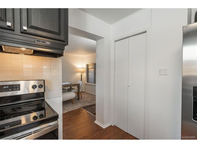 7220 Avrum Dr, Denver, CO 80221