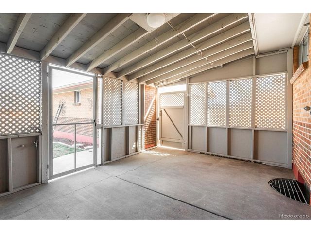 7220 Avrum Dr, Denver, CO 80221