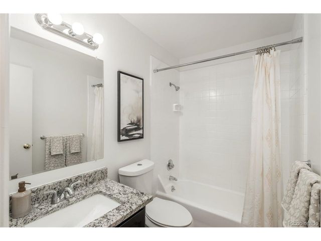 7220 Avrum Dr, Denver, CO 80221