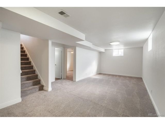 7220 Avrum Dr, Denver, CO 80221