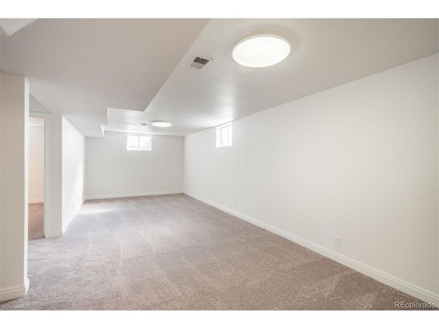 7220 Avrum Dr, Denver, CO 80221