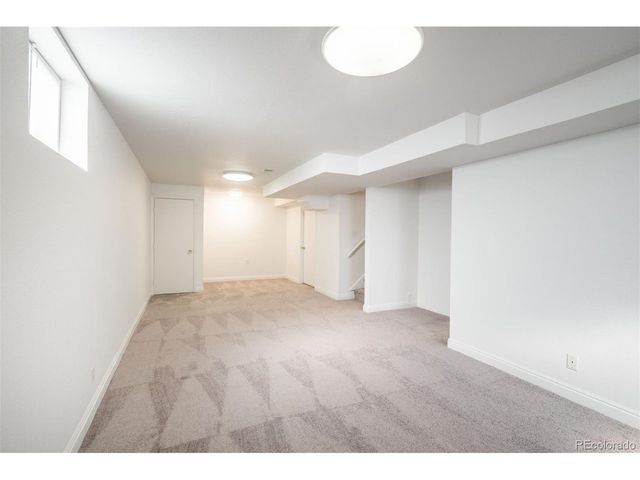 7220 Avrum Dr, Denver, CO 80221