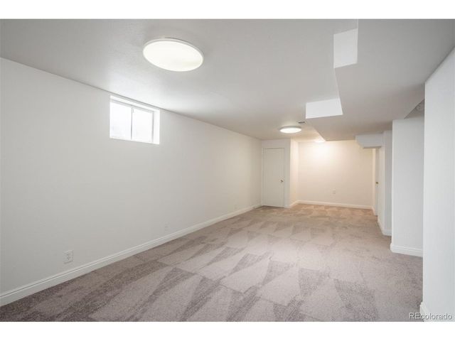 7220 Avrum Dr, Denver, CO 80221