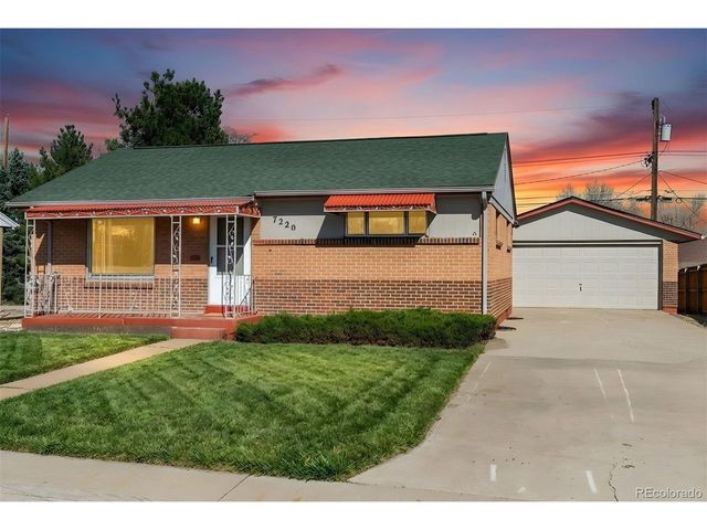 7220 Avrum Dr, Denver, CO 80221