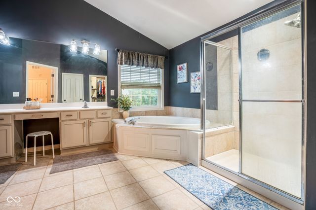 11667 Shadowwood Court, Zionsville, IN 46077