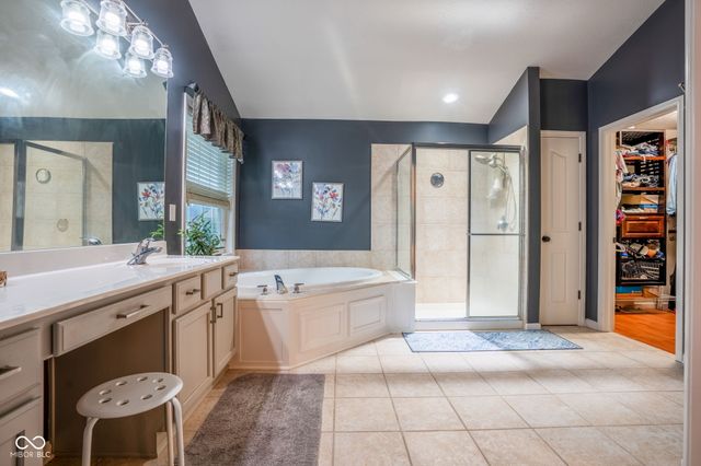 11667 Shadowwood Court, Zionsville, IN 46077