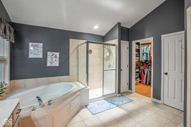 11667 Shadowwood Court, Zionsville, IN 46077