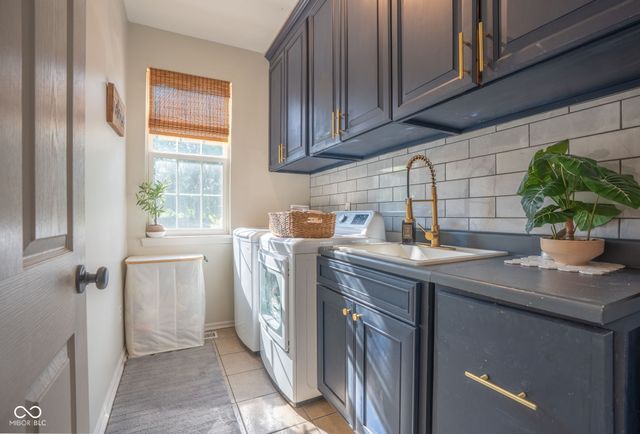 11667 Shadowwood Court, Zionsville, IN 46077