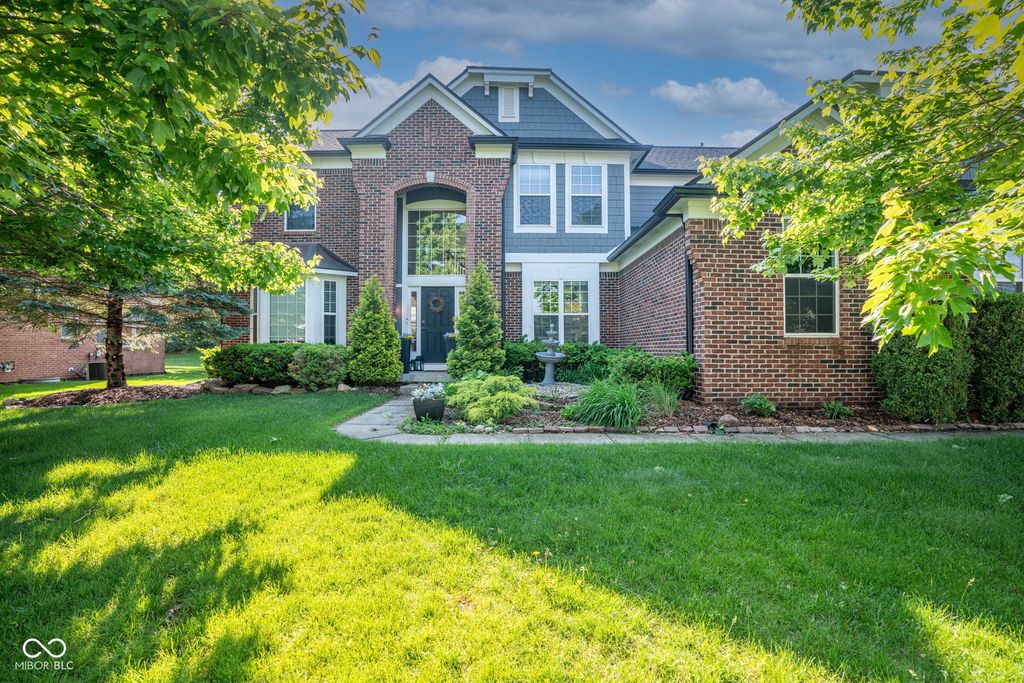 11667 Shadowwood Court, Zionsville, IN 46077