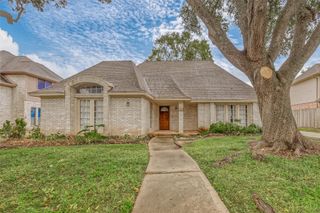 934 Goldfinch Avenue, Sugar Land, TX 77478