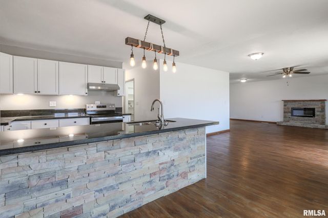 17308 N IVY Lane, Chillicothe, IL 61523