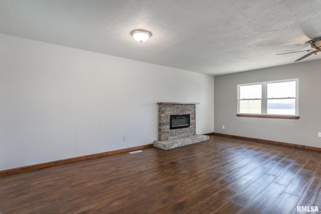 17308 N IVY Lane, Chillicothe, IL 61523