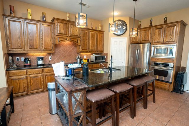 6947 Navigation Drive, Grand Prairie, TX 75054