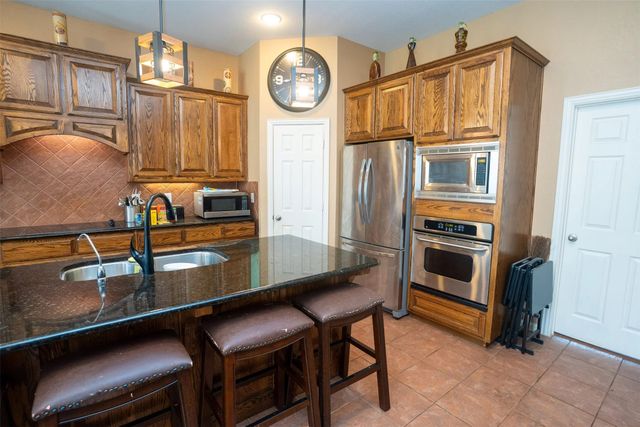 6947 Navigation Drive, Grand Prairie, TX 75054
