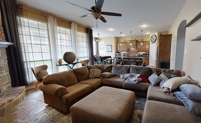 6947 Navigation Drive, Grand Prairie, TX 75054