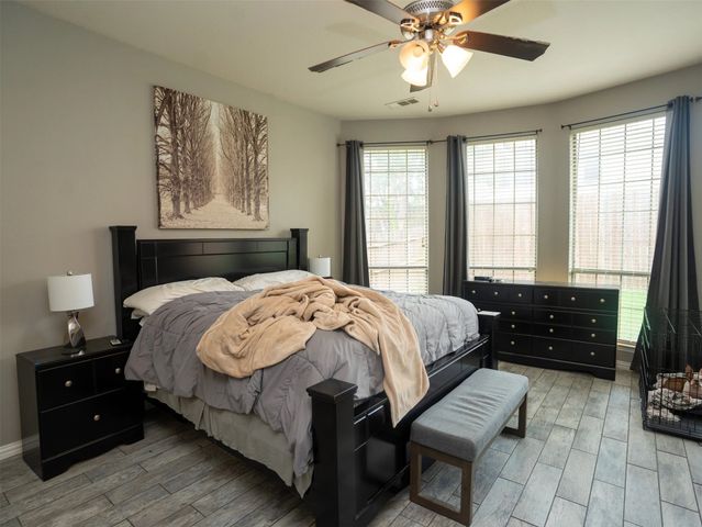6947 Navigation Drive, Grand Prairie, TX 75054