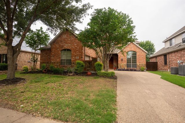 6947 Navigation Drive, Grand Prairie, TX 75054