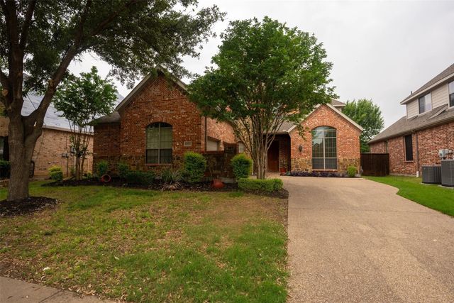 6947 Navigation Drive, Grand Prairie, TX 75054
