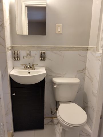 1042 E 233rd Street, Bronx, NY 10466