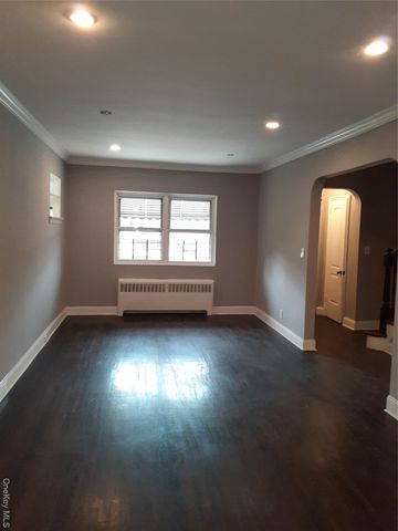 1042 E 233rd Street, Bronx, NY 10466