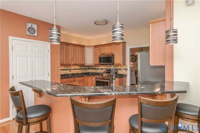 6401 Cookes Farm Dr, Henrico, VA 23231