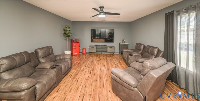 6401 Cookes Farm Dr, Henrico, VA 23231
