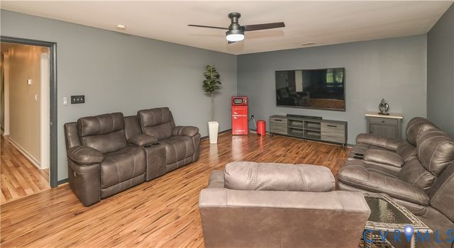 6401 Cookes Farm Dr, Henrico, VA 23231