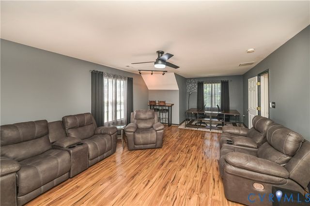 6401 Cookes Farm Dr, Henrico, VA 23231