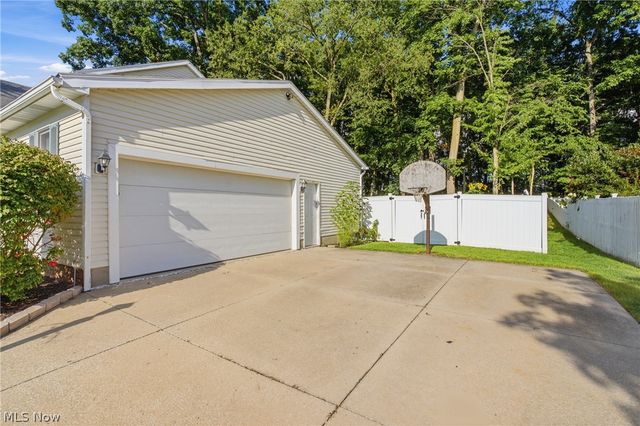 5791 Nicholson Drive, Hudson, OH 44236