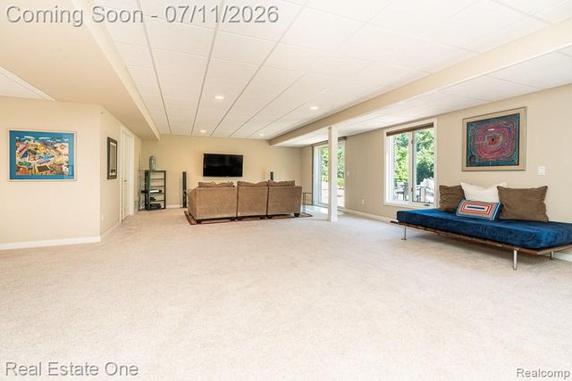 1067 Newgate Court, Oakland Charter Township, MI 48363