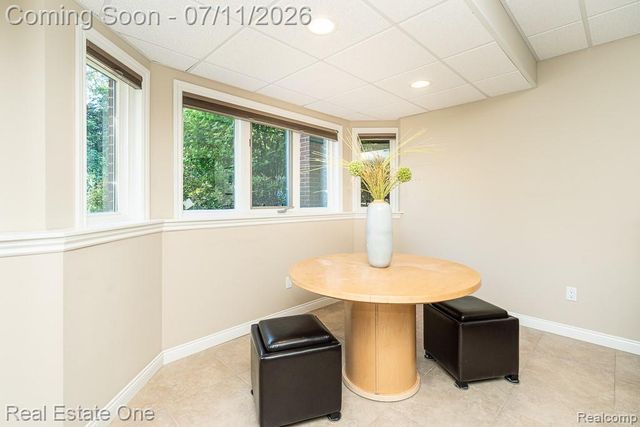 1067 Newgate Court, Oakland Charter Township, MI 48363