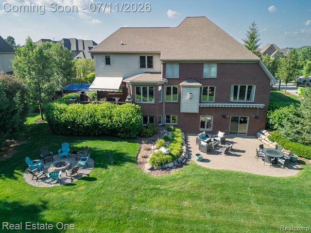 1067 Newgate Court, Oakland Charter Township, MI 48363
