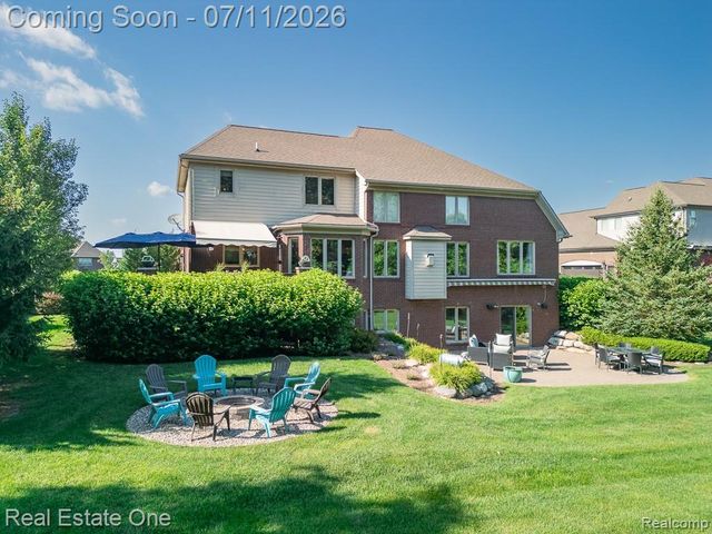 1067 Newgate Court, Oakland Charter Township, MI 48363
