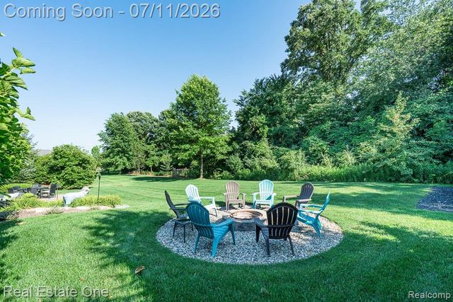 1067 Newgate Court, Oakland Charter Township, MI 48363