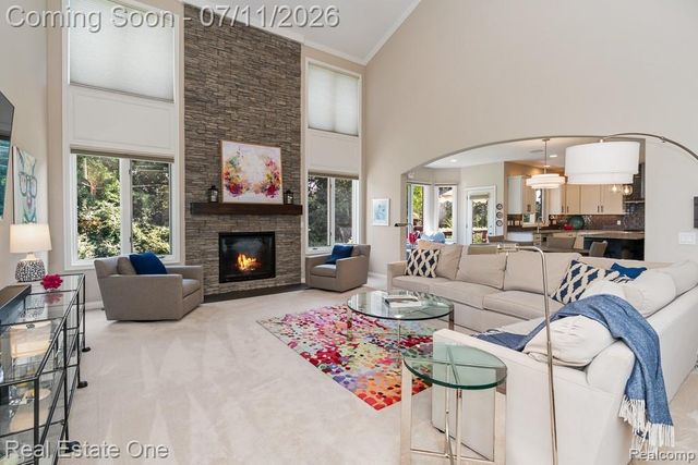 1067 Newgate Court, Oakland Charter Township, MI 48363