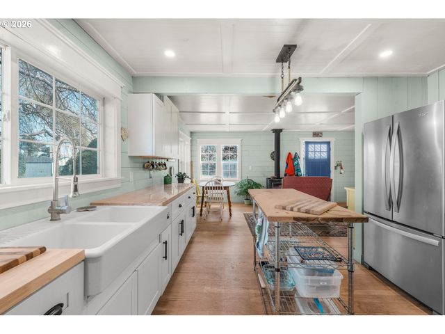 55314 ROSA Rd, Bandon, OR 97411