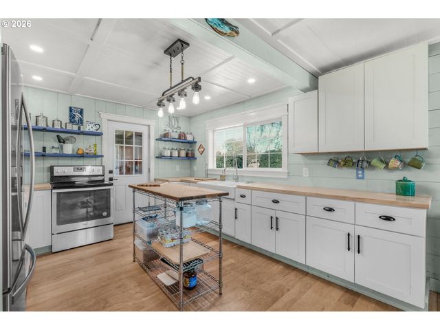 55314 ROSA Rd, Bandon, OR 97411