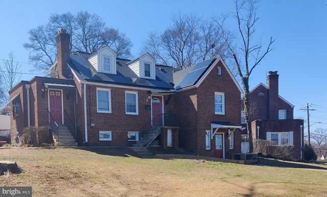 2 SENECA DR, Oxon Hill, MD 20745