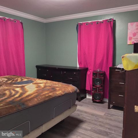 2 SENECA DR, Oxon Hill, MD 20745