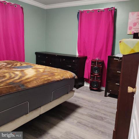 2 SENECA DR, Oxon Hill, MD 20745