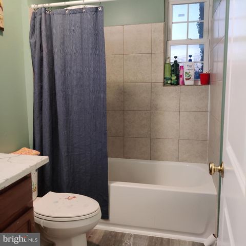 2 SENECA DR, Oxon Hill, MD 20745