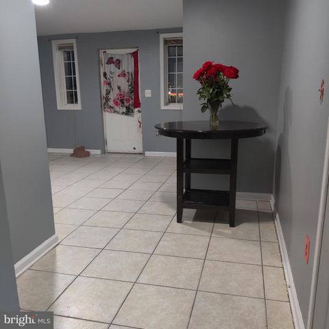 2 SENECA DR, Oxon Hill, MD 20745