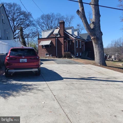 2 SENECA DR, Oxon Hill, MD 20745