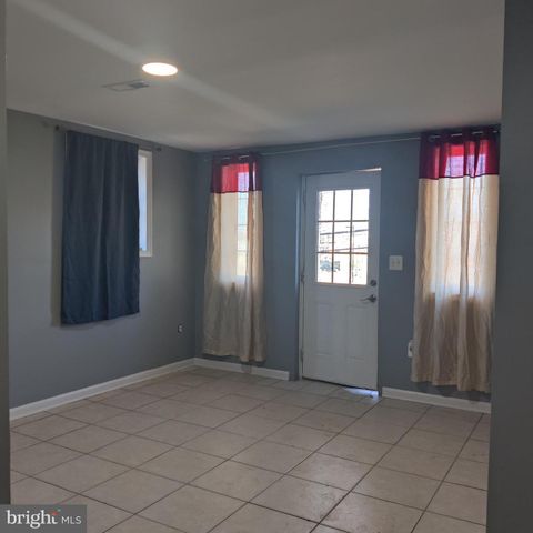 2 SENECA DR, Oxon Hill, MD 20745