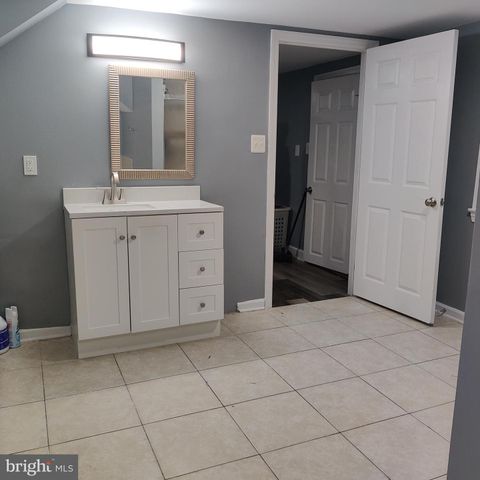 2 SENECA DR, Oxon Hill, MD 20745