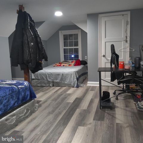 2 SENECA DR, Oxon Hill, MD 20745