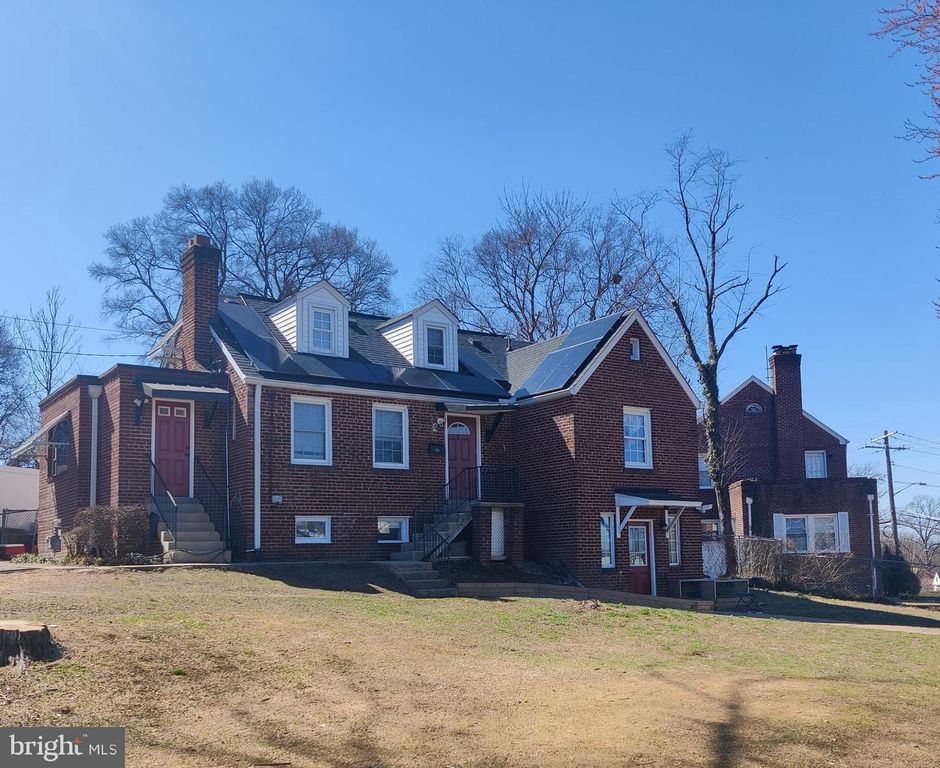 2 SENECA DR, Oxon Hill, MD 20745